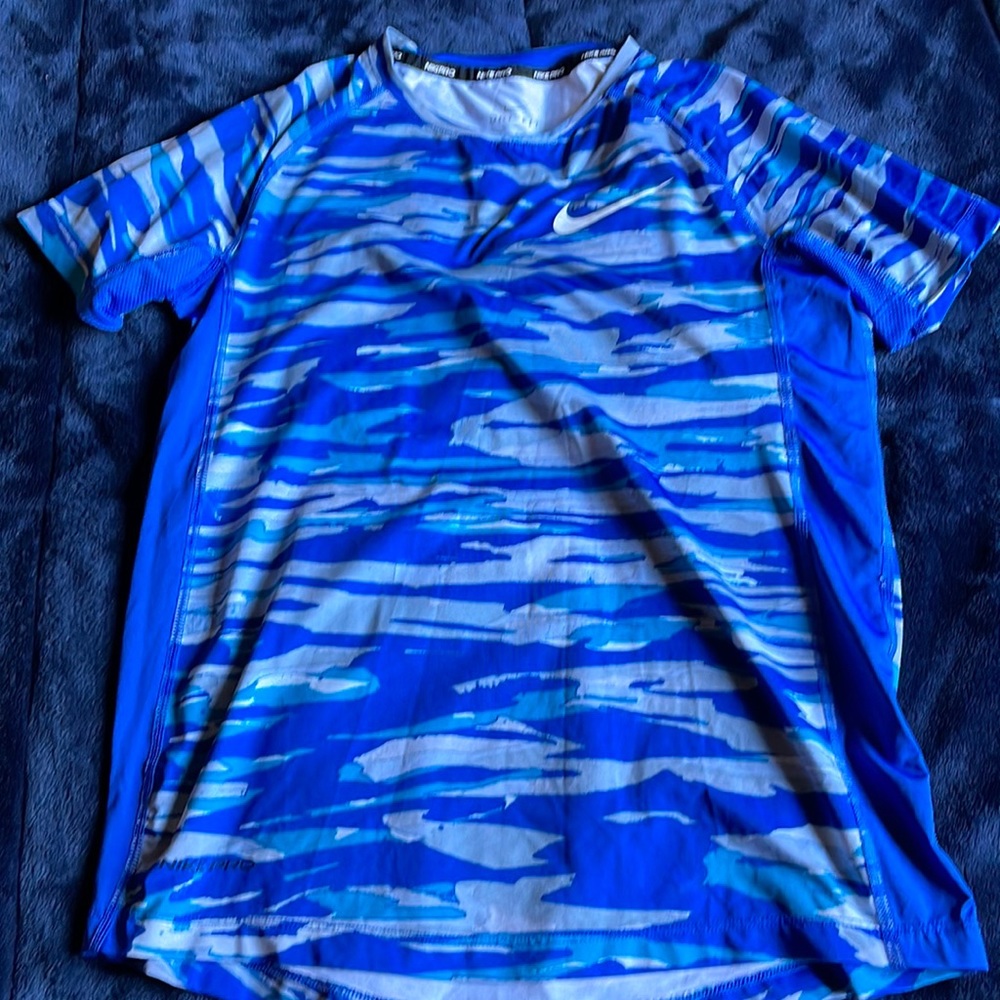 Nike  boys size L blue and green t-shirt
